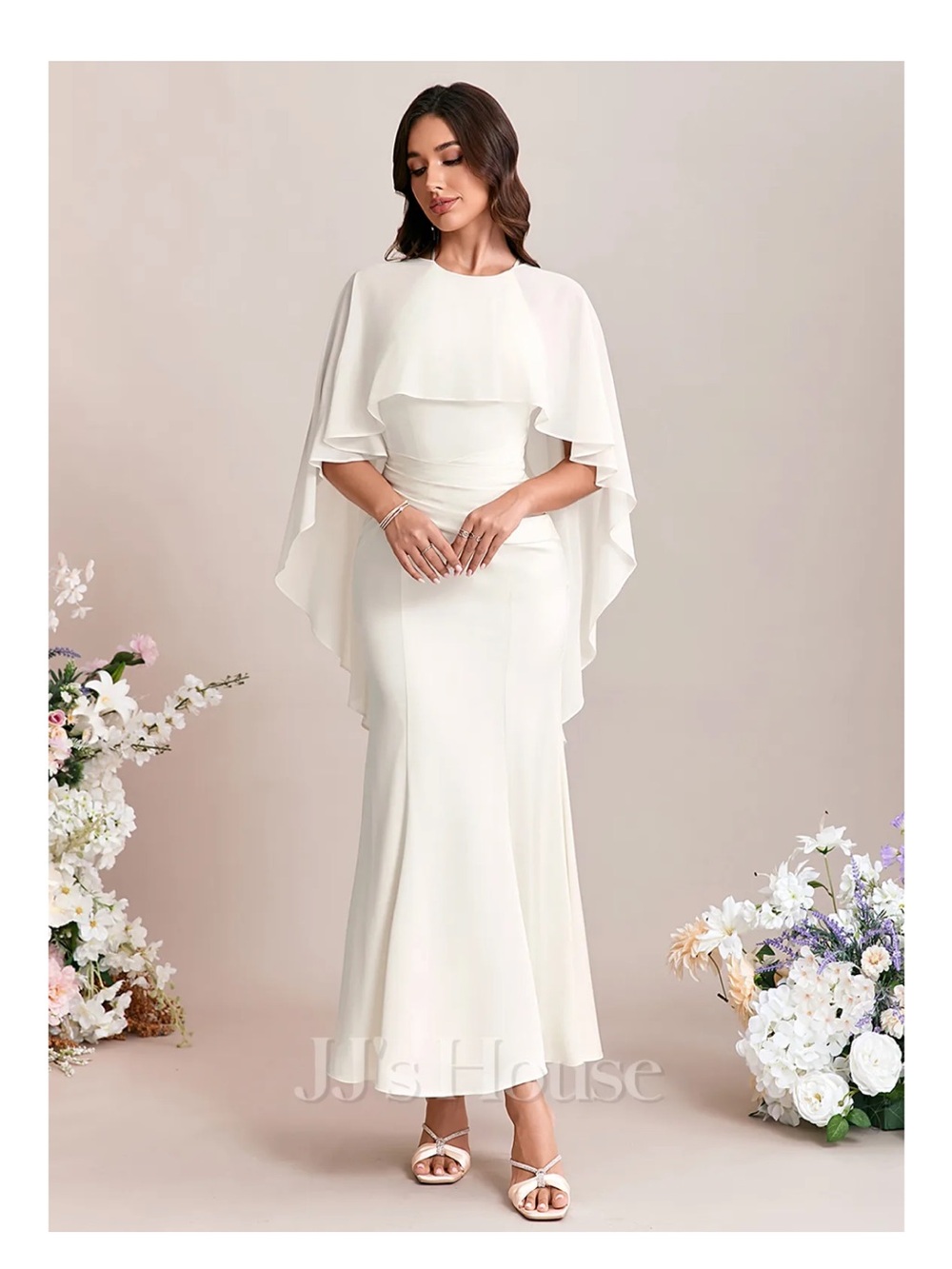Elegant White Cape-Overlay Evening Dress size xtra large🤍 🕊️